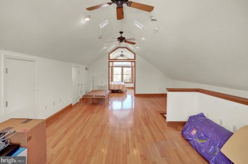 6411 Devonshire Hts Rd, Harrisburg PA 17111-4818 exterior