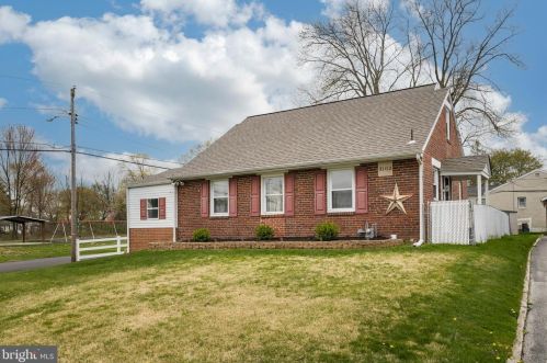 3102 Fleming Ln, Boothwyn, PA 19061-3119