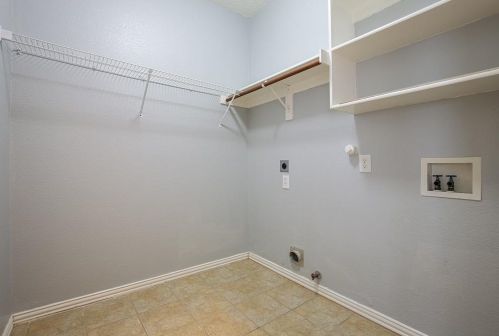 1519 Rustic Timbers Ln, Lewisville TX  75028-1432 exterior