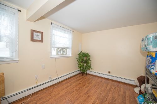 503 Kings Ave, North Lindenhurst NY  11757-3534 exterior