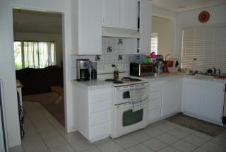 4192 Minnecota Dr, Thousand Oaks CA  91360-6849 exterior