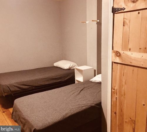 1705 21st St, Philadelphia, PA 19145-2018