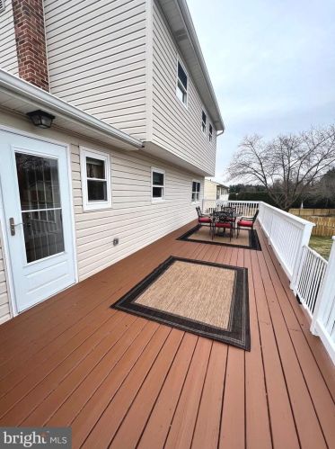 337 Hanby Cir, Boothwyn PA  19061-2319 exterior