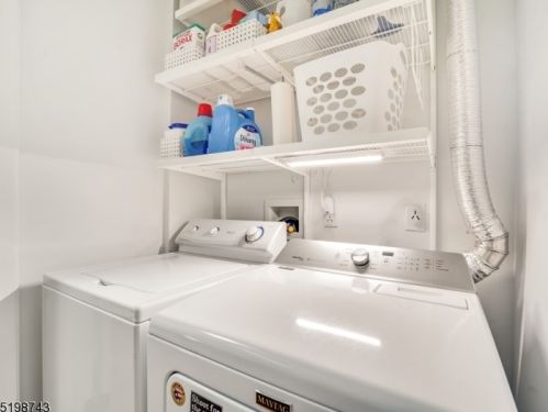 48 Cambridge Rd, Bedminster NJ  07921-1609 exterior