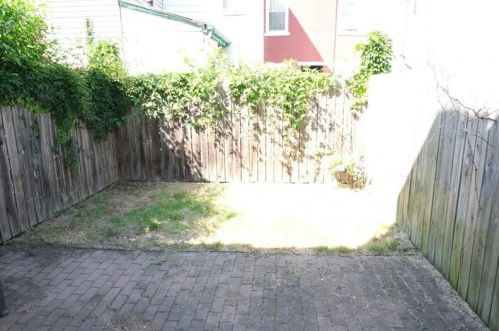 2825 Larkins Way, Pittsburgh, PA 15203-2318