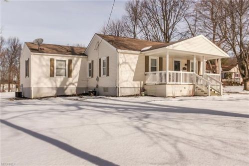 1743 Lillian Rd, Cuyahoga Falls OH  44224-2539 exterior