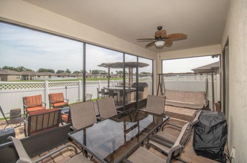8735 Hinsdale Heights Dr, Polk City FL  33868-6010 exterior