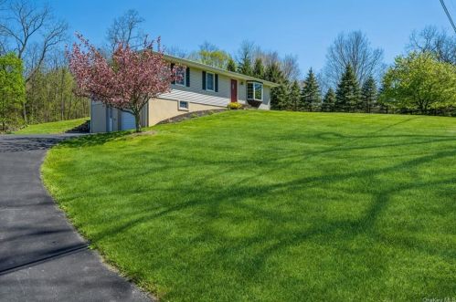 298 Bellvale Lakes Rd, Warwick, NY 10990-3476