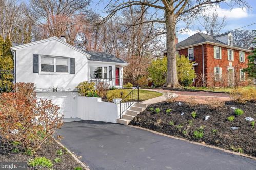 1910 High St, Camp Hill, PA 17011-3835