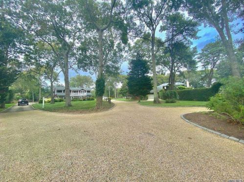 15 Lewis Rd, East Quogue, NY 11942-5000