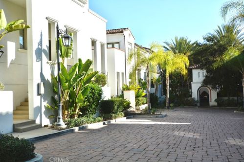 1752 Grand Ave, Long Beach, CA 90804-2060