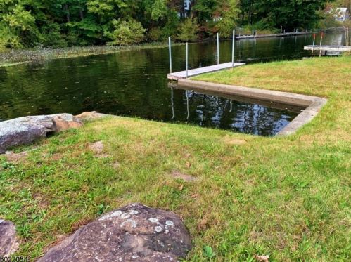 100 Tintle Ave, West Milford Lakes NJ  07480-4715 exterior