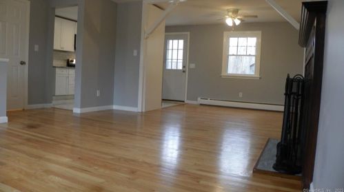 8 Oak Dr, East Hampton CT  06447-1133 exterior