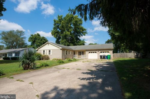 11 Pineview Dr, Dover, DE 19901-6209