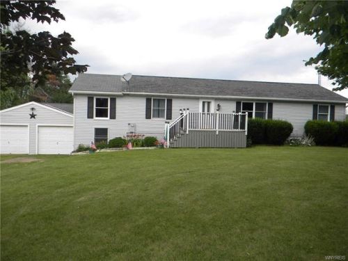 5111 Lower Mountain Rd, Pendleton, NY 14094-9767