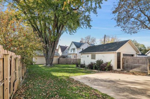 410 Beaver St, Beaver Dam WI  53916-1622 exterior