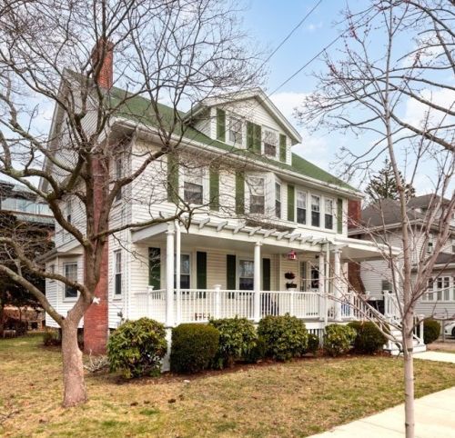 98 Willow St, Quincy, MA 02170-2921