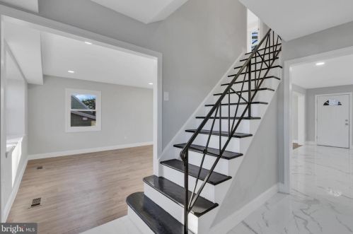 83 Hamilton Ln, Willingboro NJ  08046-1704 exterior