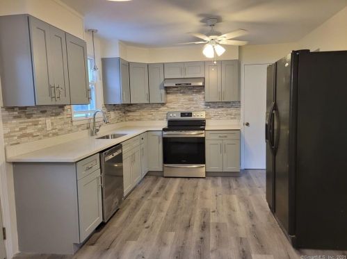 169 Pool Rd, North Haven CT  06473-1843 exterior