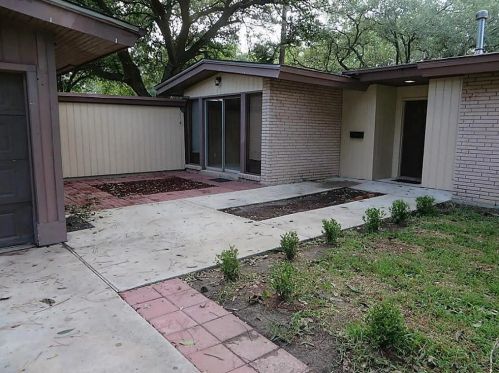 10203 Old Orchard Rd, Morgans Point TX  77571-4227 exterior