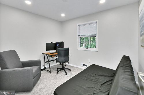 6401 Limerick Ct, Springfield VA  22152-1944 exterior