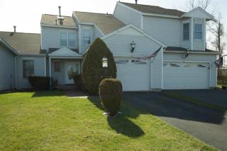 11 Essex Cir, Albany, NY 12209-1153