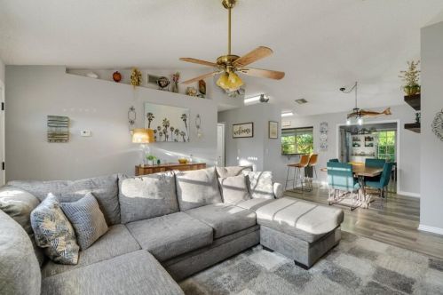 1216 41st Ave, Vero Beach, FL 32960-3861