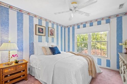 608 Gander Cir, Bridgeville PA  15017-3428 exterior