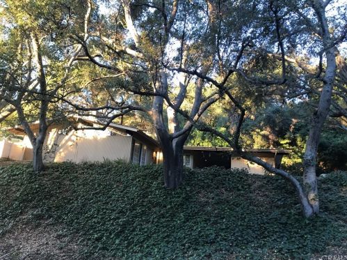 3777 Lockerbie Ln, Glendale, CA 91208-1026