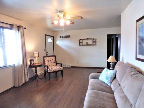 1304 3rd St, Cincinnati, OH 45215-3825