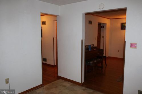 609 Hammond Ave, Hanover PA 17331-3843 exterior