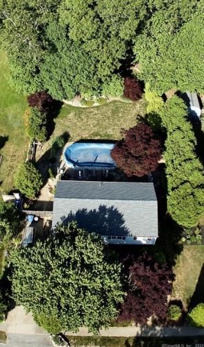 17 Joy Ln, Uncasville, CT 06382-2054