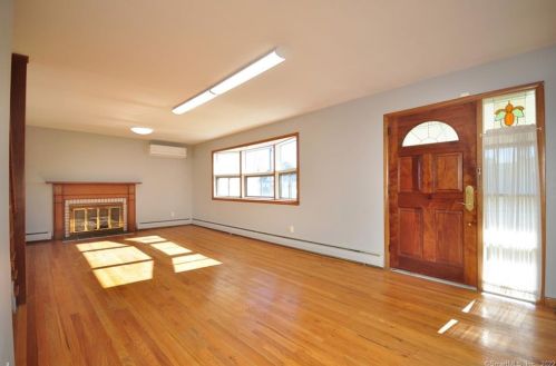 118 Tracy Dr, Manchester, CT 06042-2389