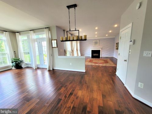 16399 Kramer Estate Dr, Woodbridge VA  22191-6003 exterior