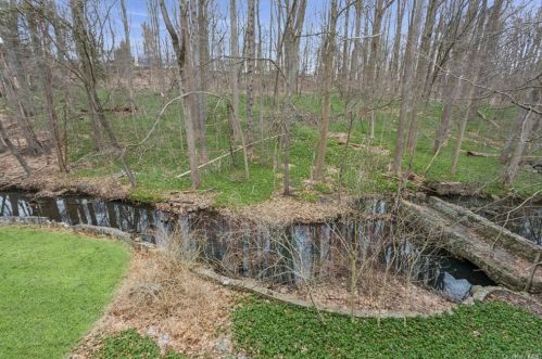 40 Reynal Rd, White Plains, NY 10605-3925