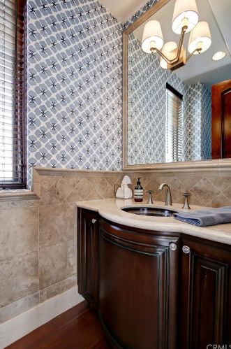 320 33rd Pl, Manhattan Beach CA  90266-3820 exterior