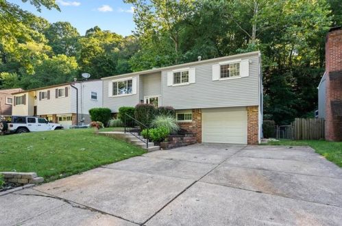 724 Little Pine Creek Rd, Pittsburgh, PA 15223-1047