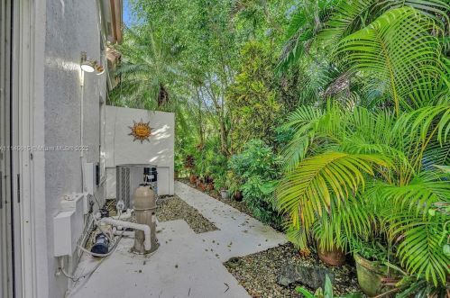 11646 Privado Way, Boynton Beach FL  33437-1924 exterior