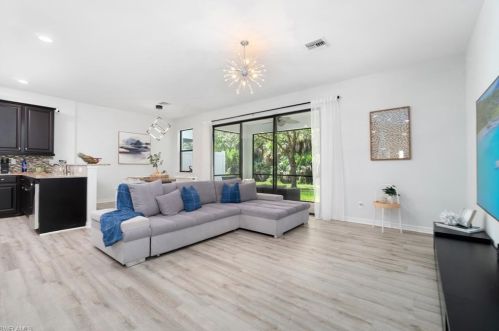 15286 Summit Place Cir, Naples, FL 34119-4109