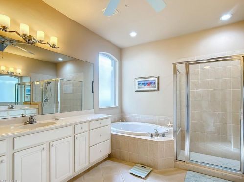 5690 Lago Villaggio Way, Naples FL  34104-5739 exterior