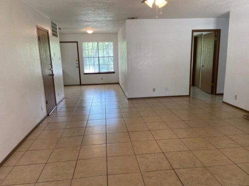 502 Hedgewood Dr, Georgetown TX  78628-2436 exterior