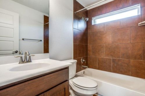 1816 Carlson Dr, Austin, TX 78741-5615