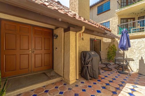 5459 Centralia St, Long Beach CA  90808-1456 exterior