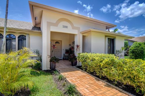 2490 Riviera Dr, Delray Beach, FL 33445-1346