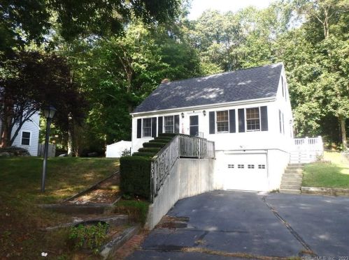 503 Boston Post Rd, Waterford, CT 06385-1133