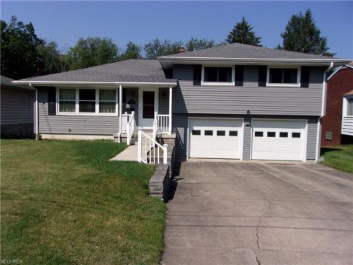 176 Fox St, Hubbard, OH 44425-2121