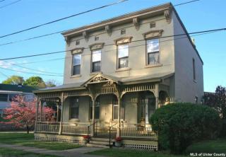 27 2nd St, West Saugerties, NY 12477-1230