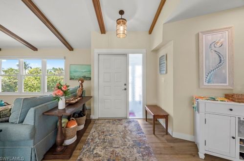 9472 Balsa Ct, Sanibel, FL 33957-4227