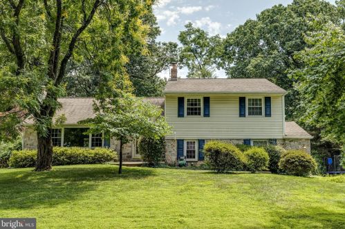 373 Hilltop Rd, Paoli, PA 19301-1210