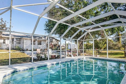 2723 4th St, Lehigh Acres, FL 33976-2528